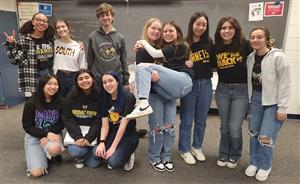 Hinsdale South ACapella Group 1.jpg